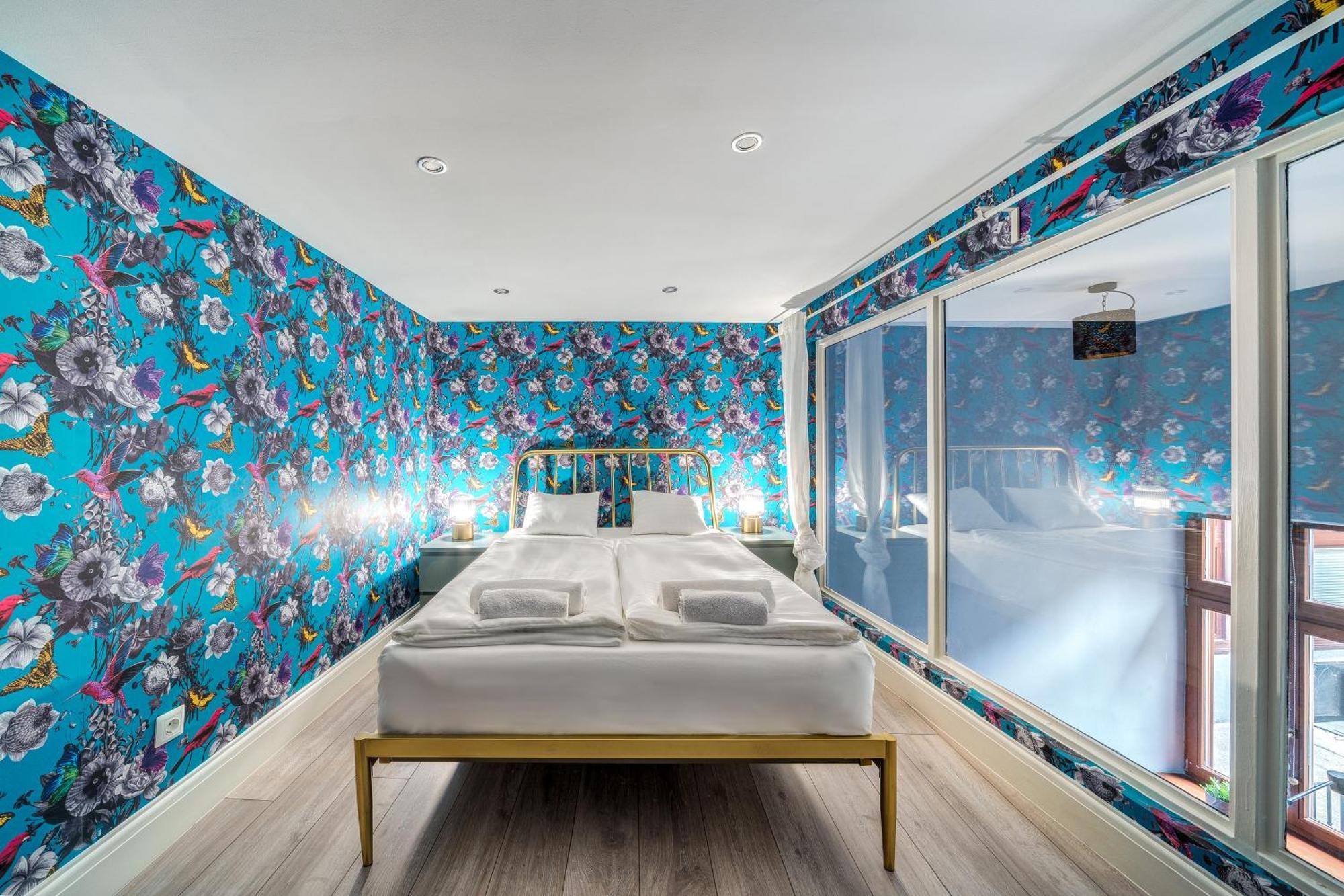 Azure Oasis In The Heart Of The Apartament Budapesta