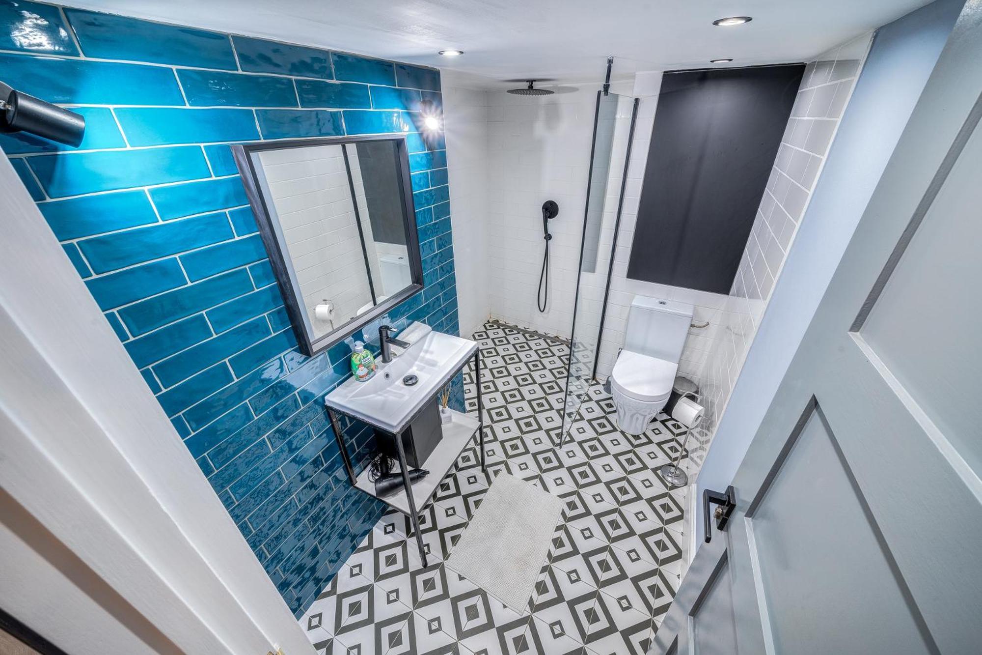 Azure Oasis In The Heart Of The Apartament *