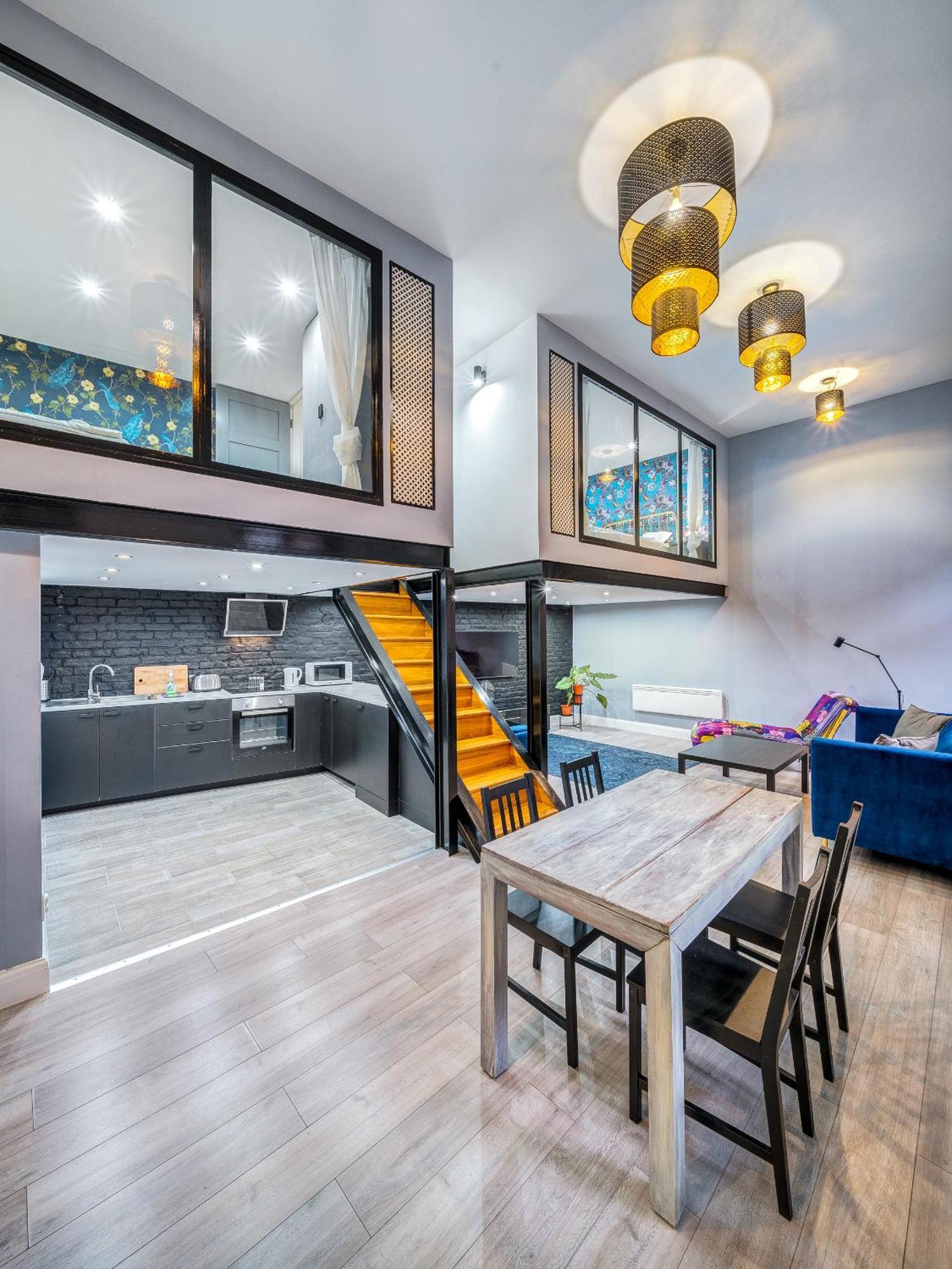 Azure Oasis In The Heart Of The * Budapesta